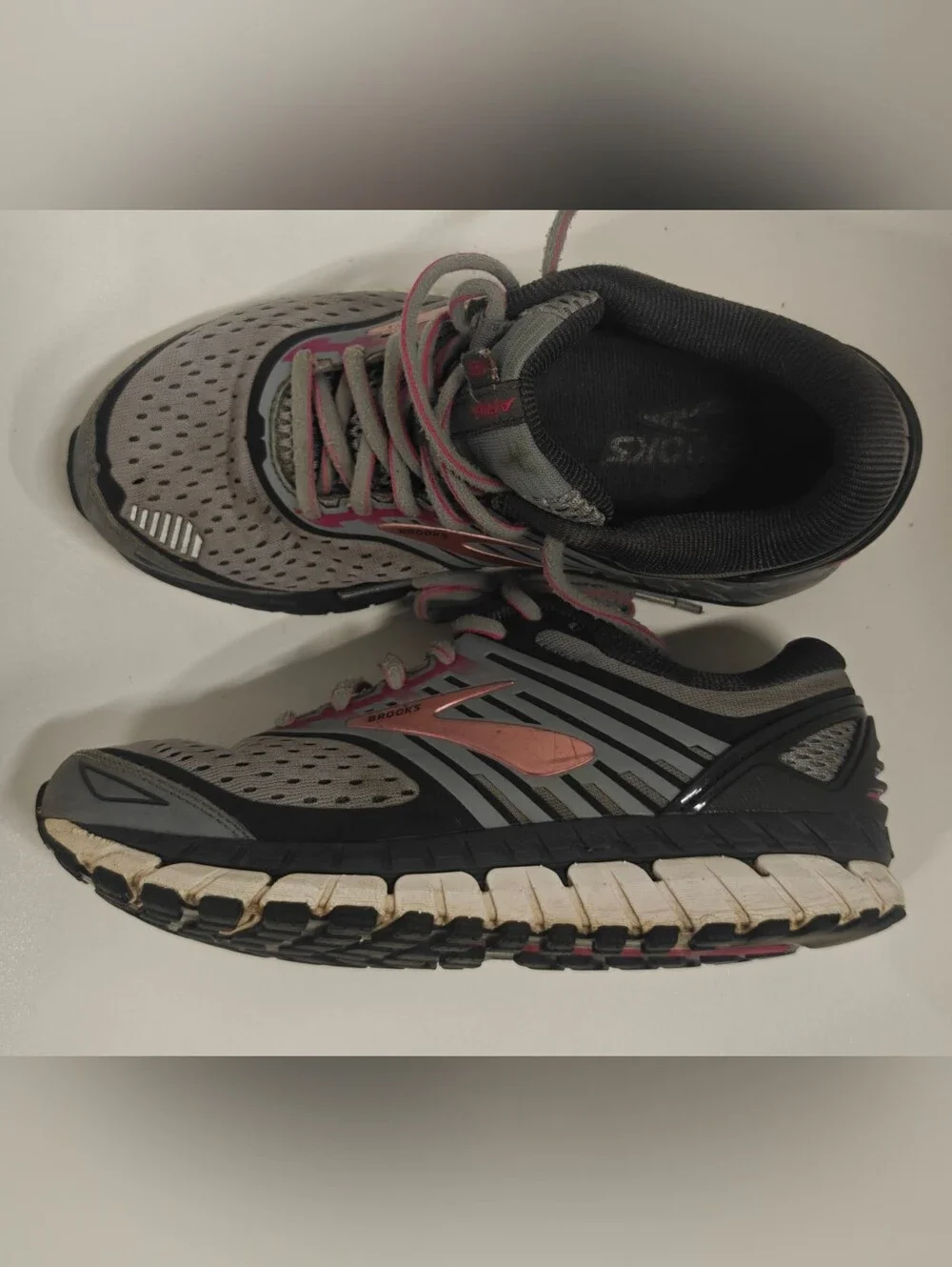 Brooks Ariel 18 Women's 7.5 M Gray Running Walking Shoes Sneakers